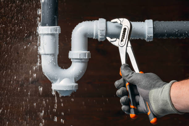Professional Emergency Plumber technician working in Norristown, PA